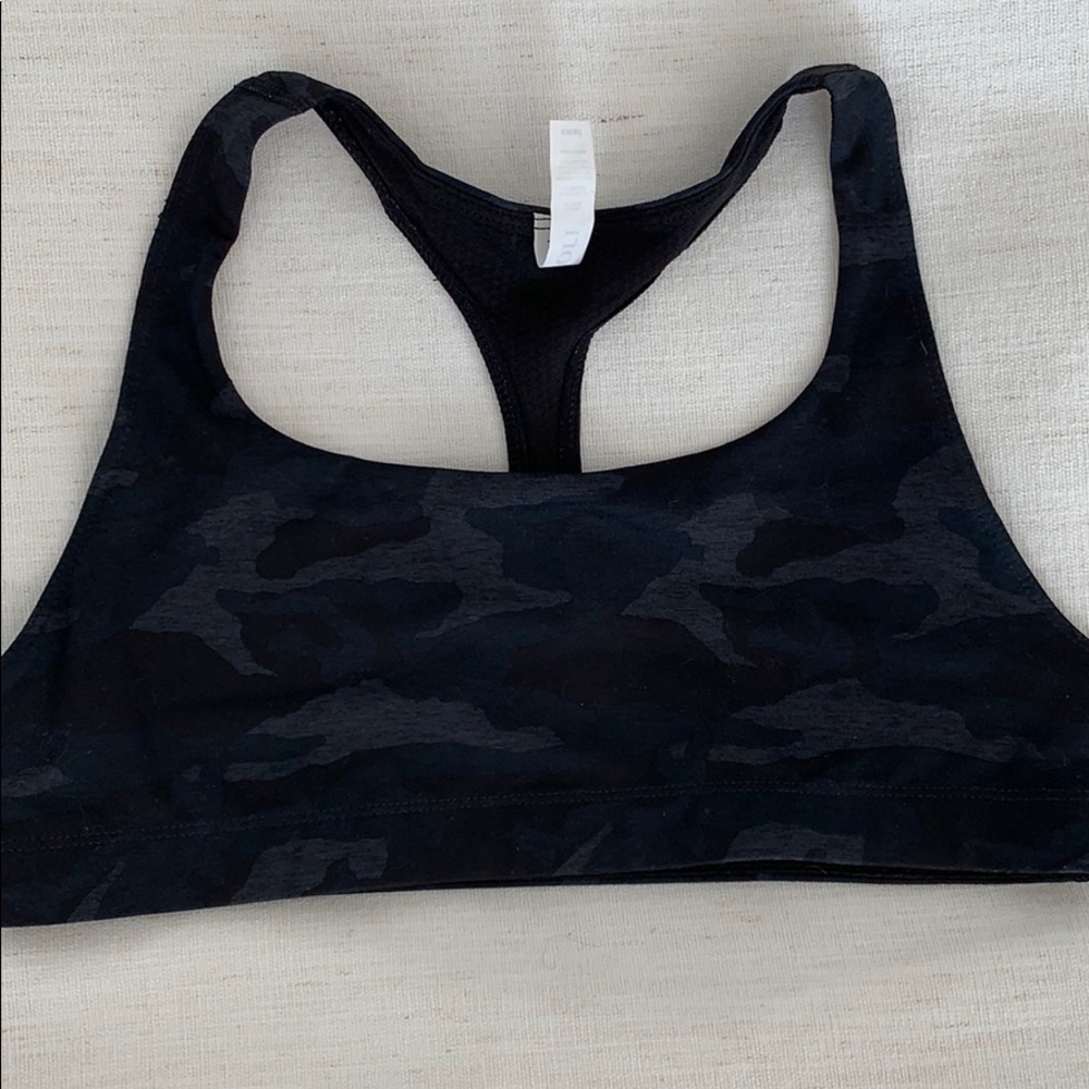 Vuori sports bra